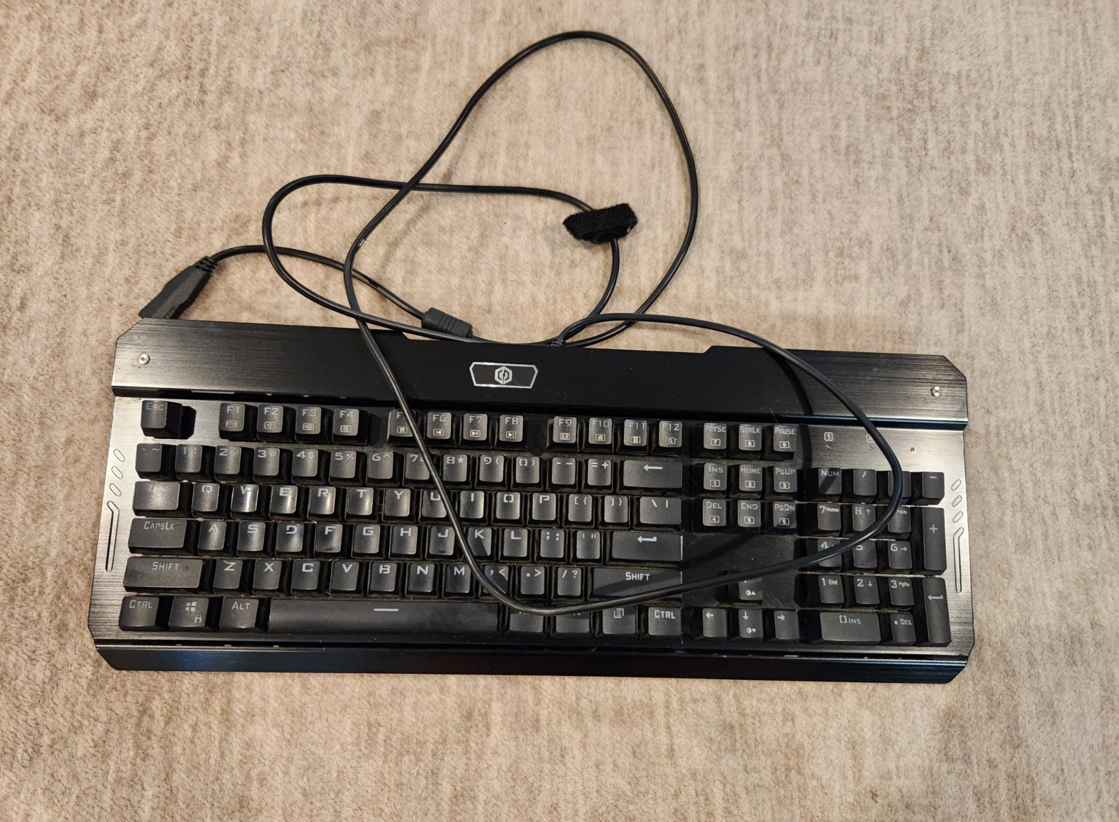 EagleTec KG010 Wired Keyboard - 104 Key Full Size Gaming / Office tested/works