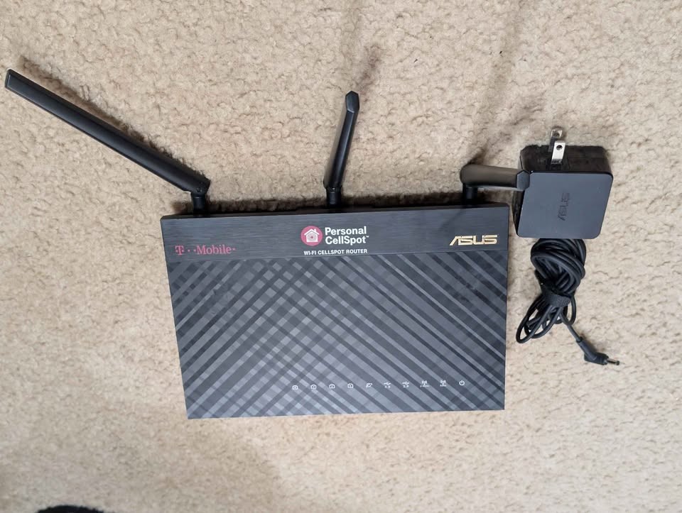 ASUS TM-AC1900 Dual-Band Gigabit Wi-Fi Router Bundle with Power Adapter