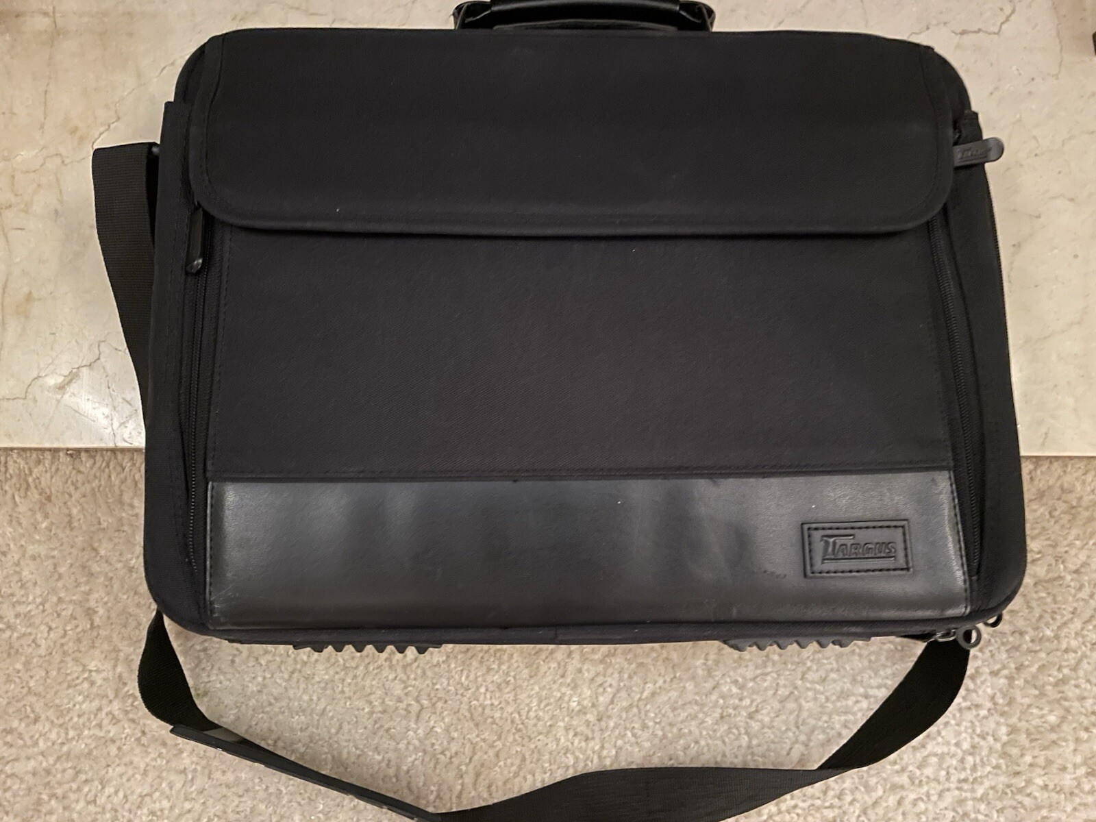 TARGUS TRAVEL BAG