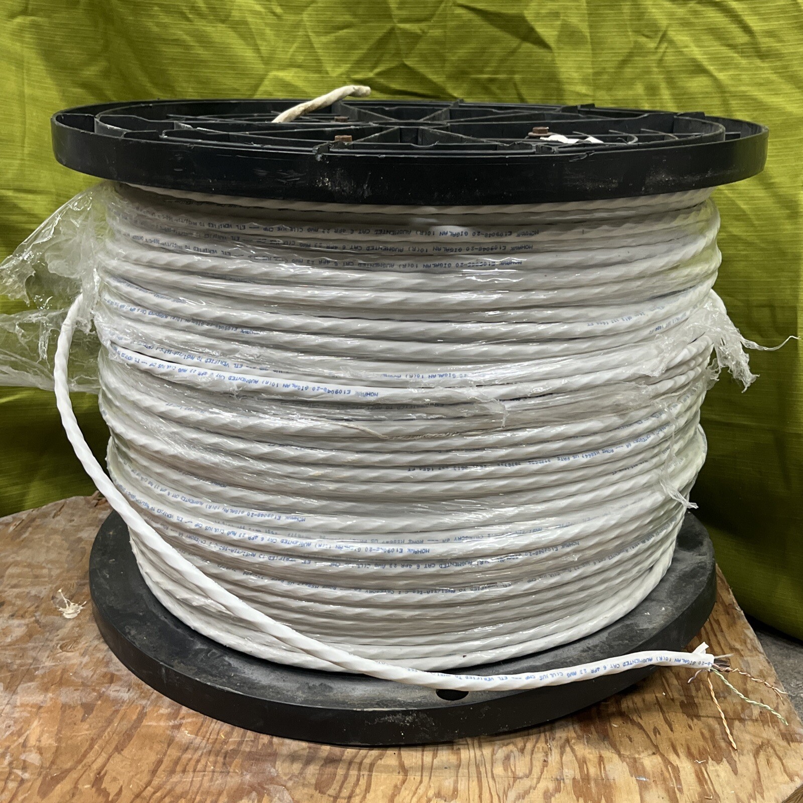Mohawk E 109048-20 Gigaland 10(R) Augmented Cat 6 4 pair 23 AWG (1500 ft)