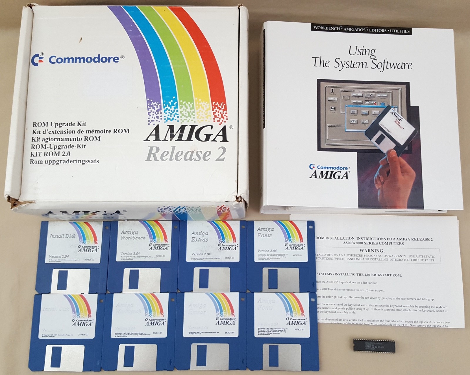 Amiga OS v2.04 BOX Manual Install Disks Kickstart ROM Commodore Amiga 500 2000
