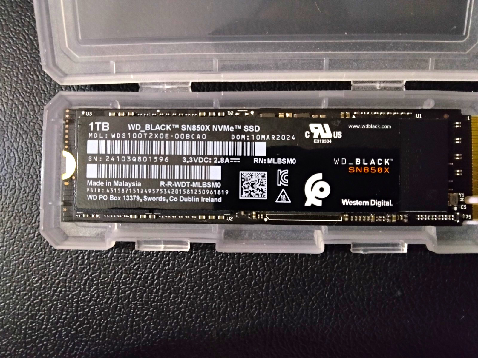 Western Digital WD_BLACK SN850X 1TB NVMe M.2 Internal SSD WDS100T2X0E