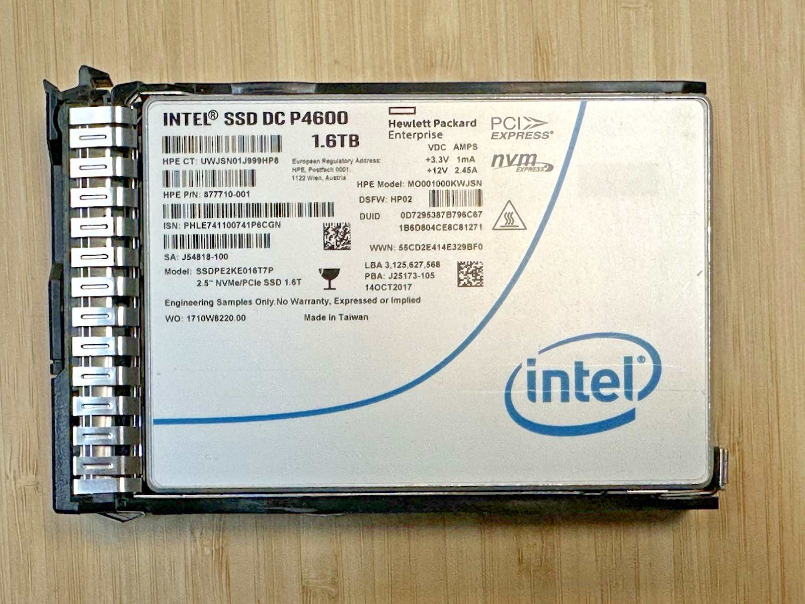 HPE Intel DC P4600 877710-001 1.6TB x4 NVMe U.2 SFF 2.5 SSD Mixed Use 100% PCIe