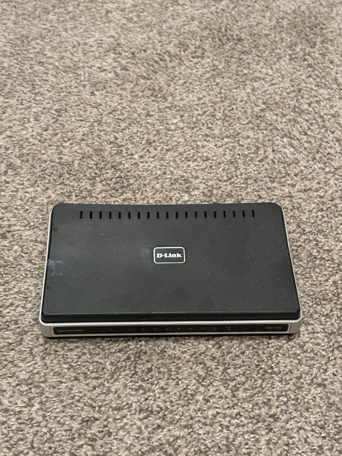 D-Link DES-1108 8-Port 10/100 Fast Ethernet Network Switch Desktop Switch