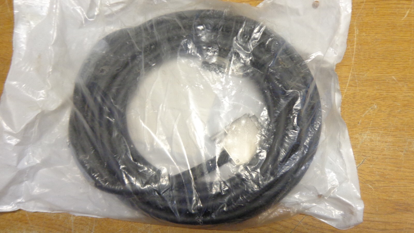 Dell Amphenol Powervault SCSI Cable 68 Pin to VHDCI Rev A00 12 Ft FJ114 0FJ114