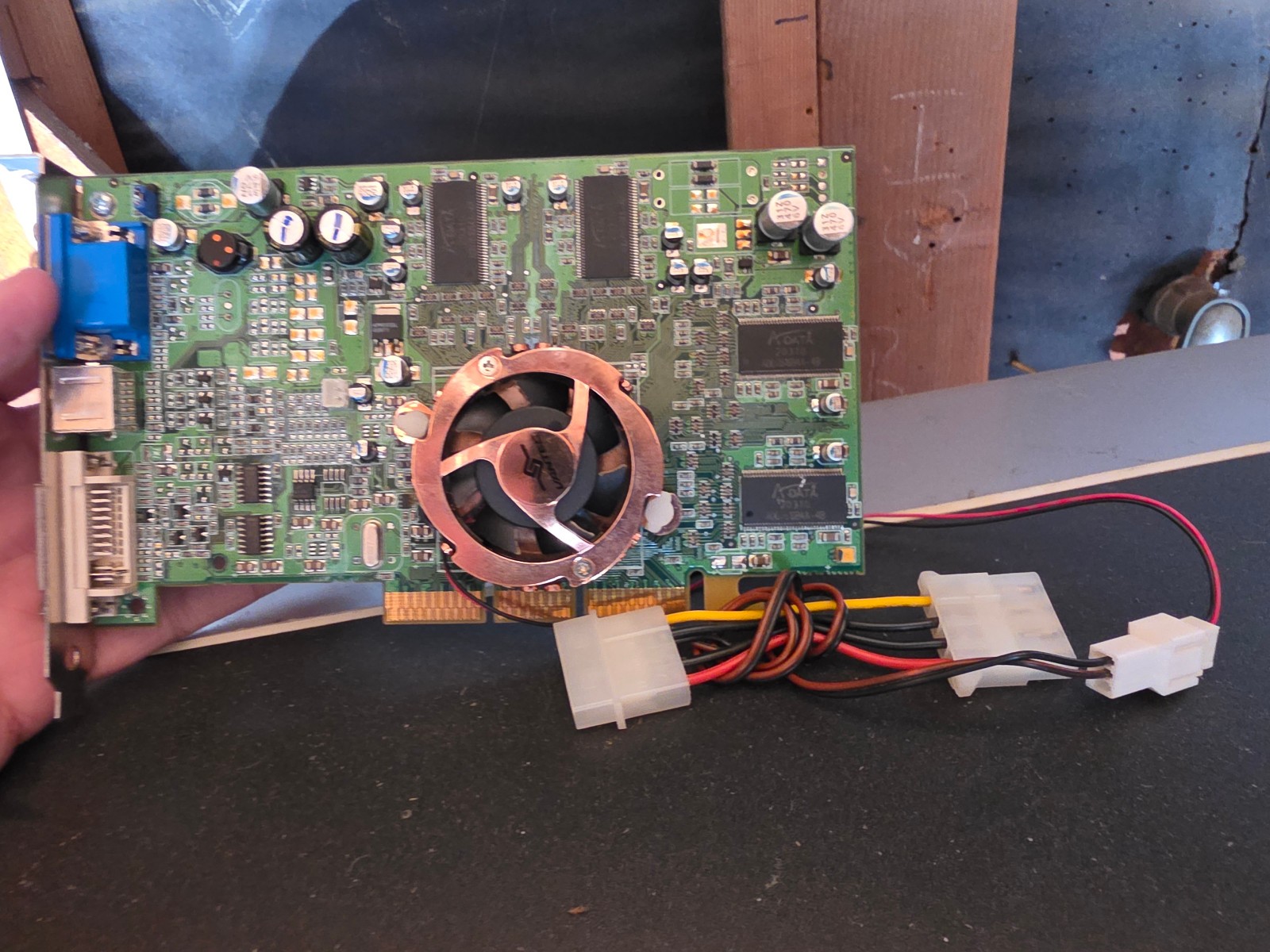 ATI Radeon 9000 Pro 128 MB DDR