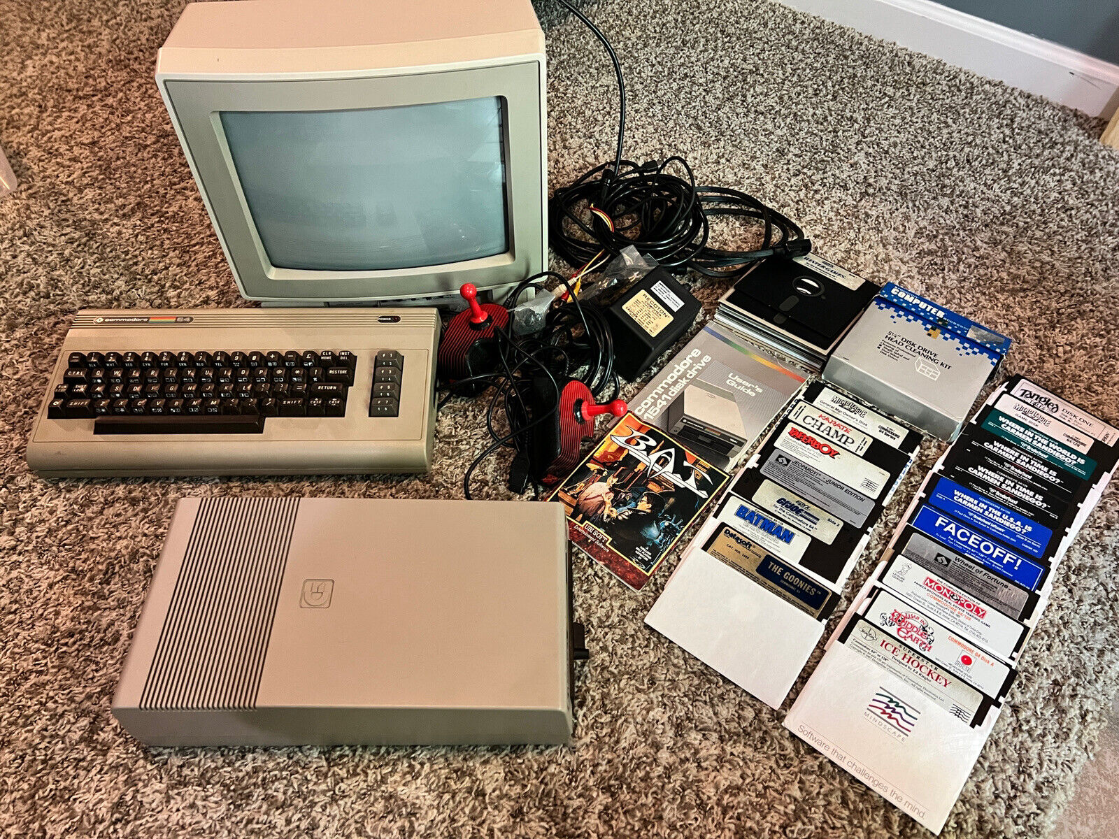 Commodore 64 1541 Drive 1802 Monitor Consoles Games Lot