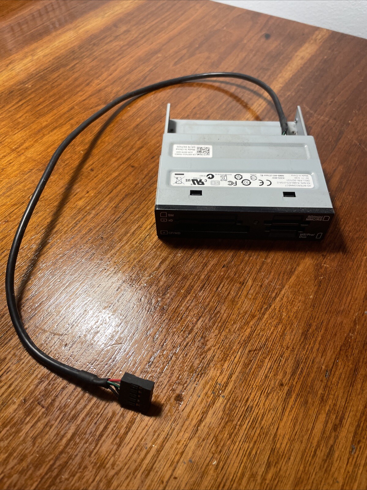 {Dell} 19-in-1 Multimedia/Flash Card Reader with an Internal USB Cable {0G7V21}