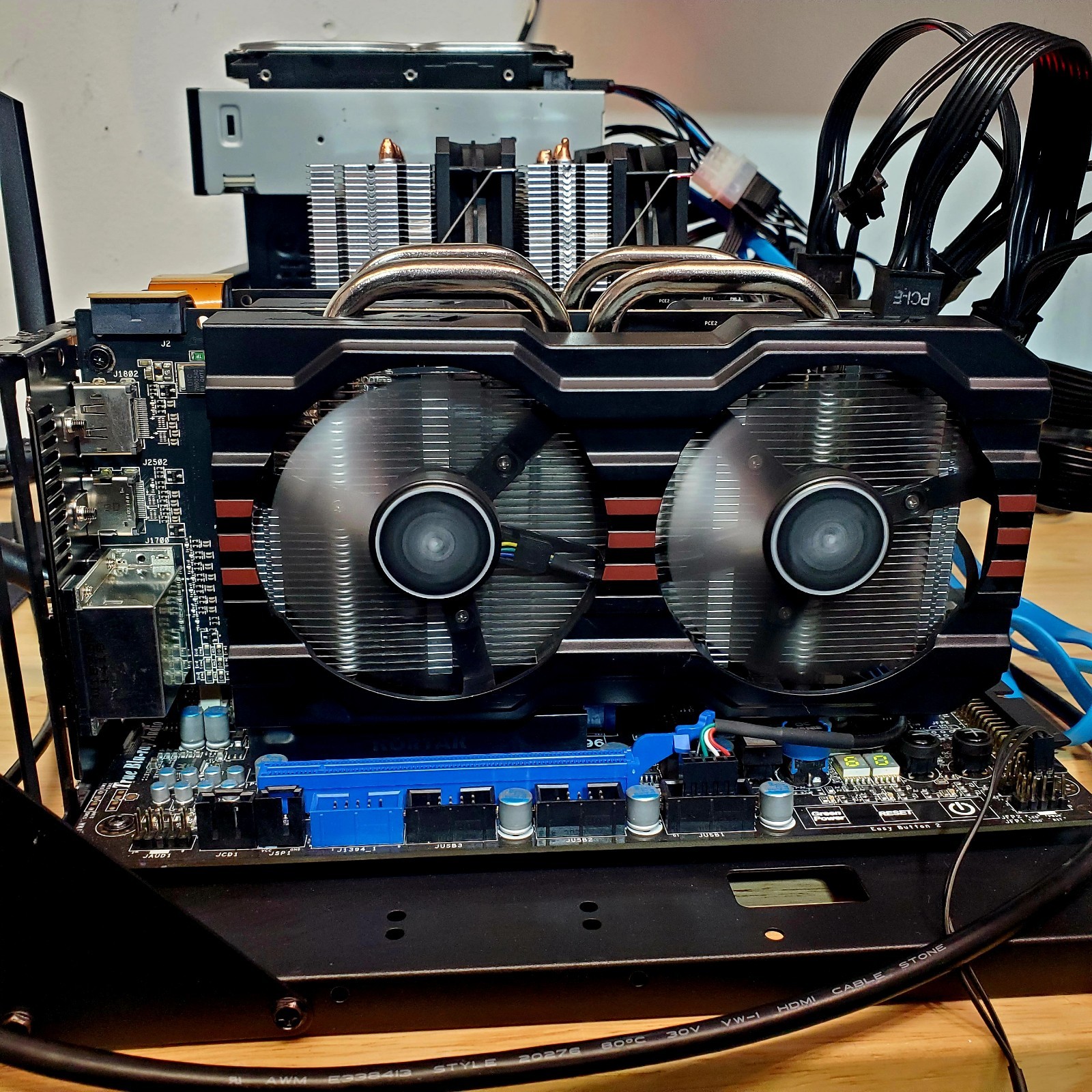 Two Crossfire Amd ASUS Radeon R9 270 Direct CU II OC