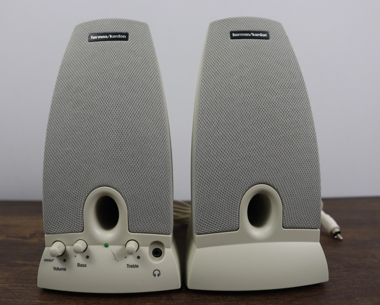 Harman Kardon HK195 Wired 2.0 Computer Speakers 3.5mm Volume Gray/Beige