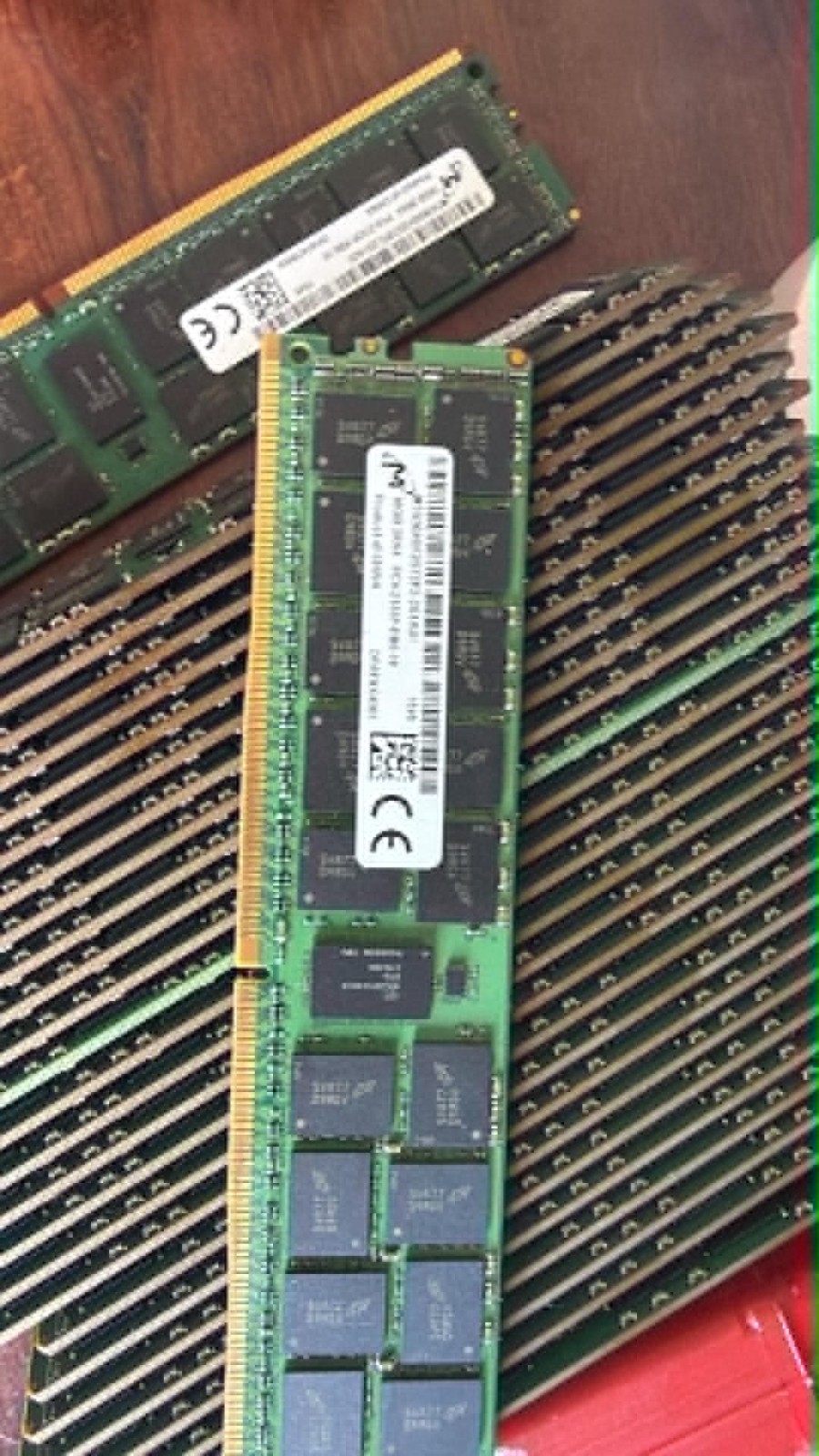 [LOT 30] MICRON 16GB PC4-2133P-R DDR4 REG ECC 2RX4 Memory RDIMM
