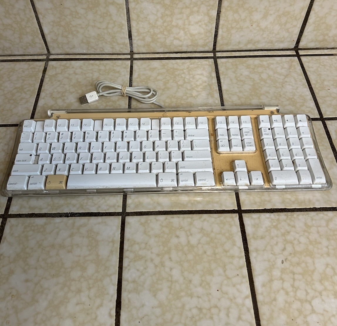 Vintage & Genuine Apple Macintosh Pro Keyboard 109-keys (USB) White M7803