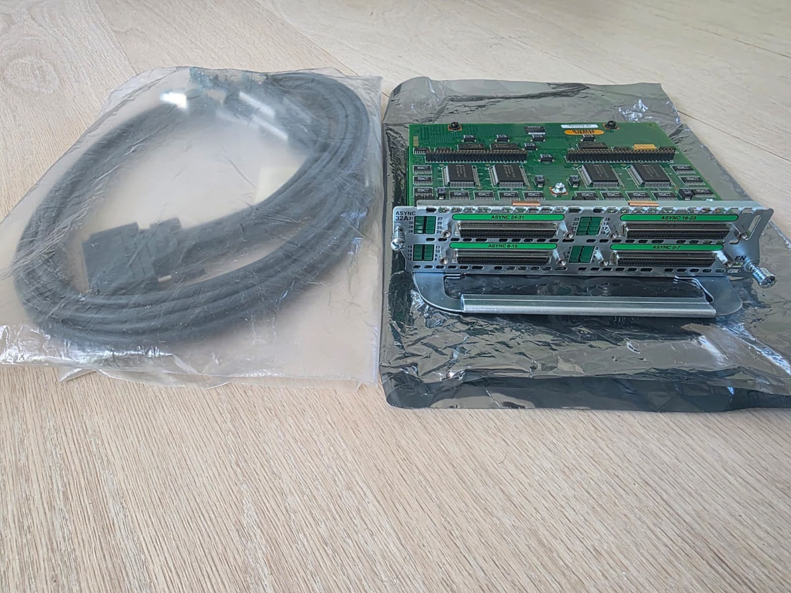 CISCO ASYNC-32A 32-Port Asynchronous Serial Network Module NM-32A w/ OCTAL CABLE