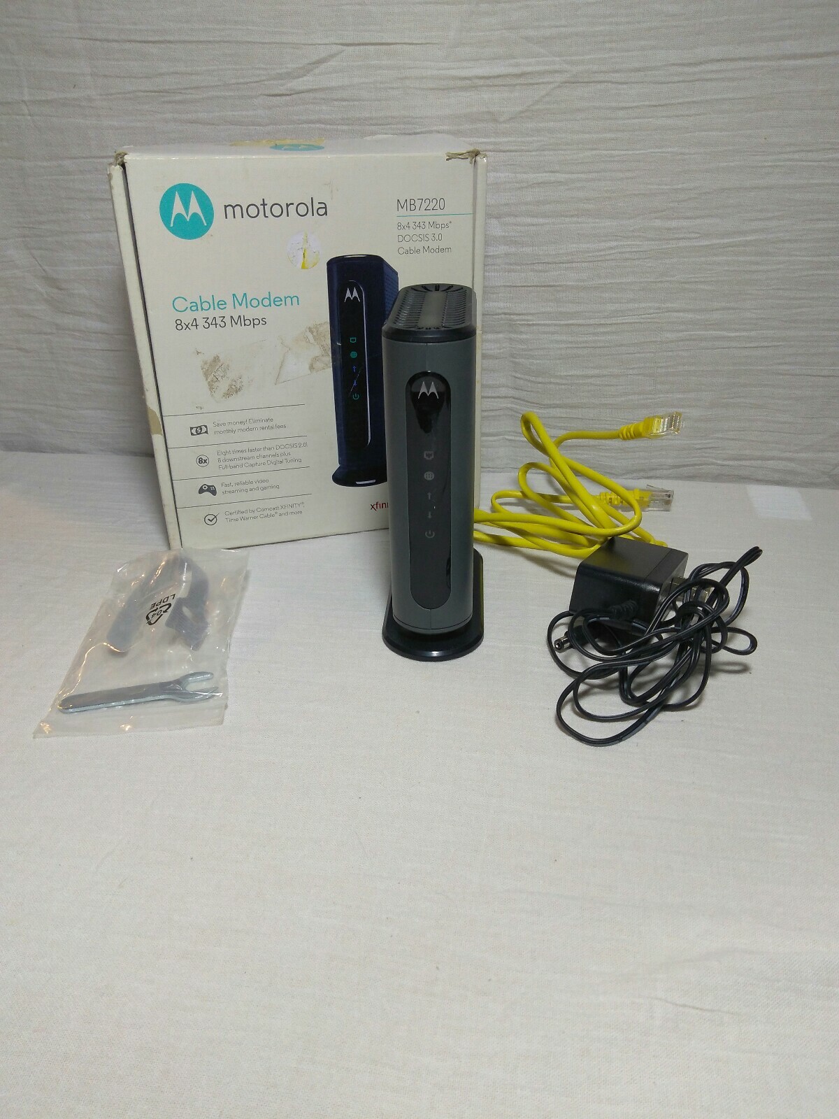 Motorola MB7220 8x4 343 Mbps DOCSUS 3.0 Cable Modem Xfinity Comcast Time Warner