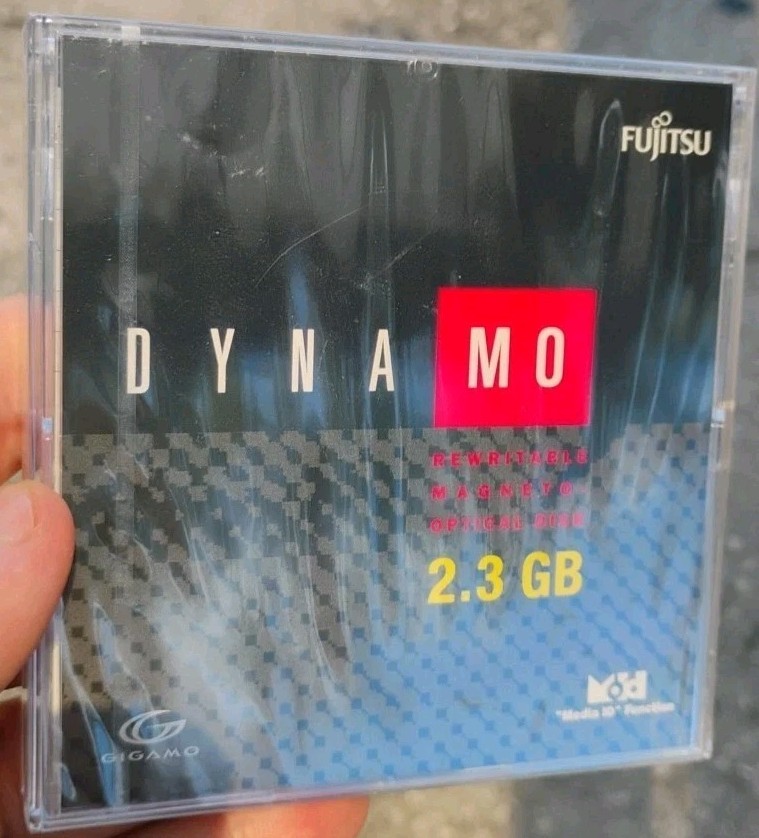 1x NEW Fujitsu DYNAMO 2.3gb Rewritable Magneto Optical Disk SEALED  Gigamo