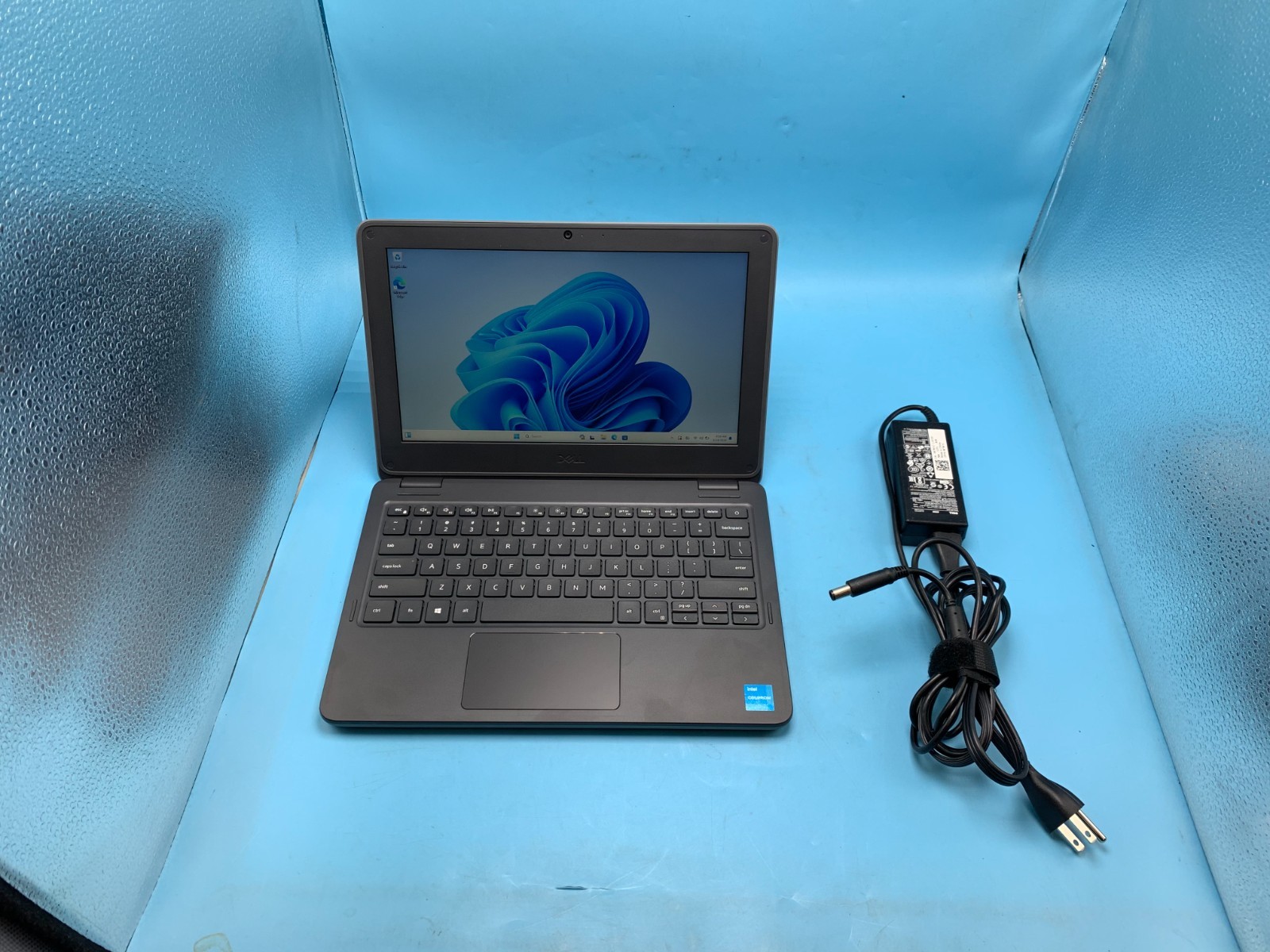 DELL LATITUDE 3120 11" Celeron N5100 1.10GHz 4GB RAM 64GB SSD Windows 11 Pro
