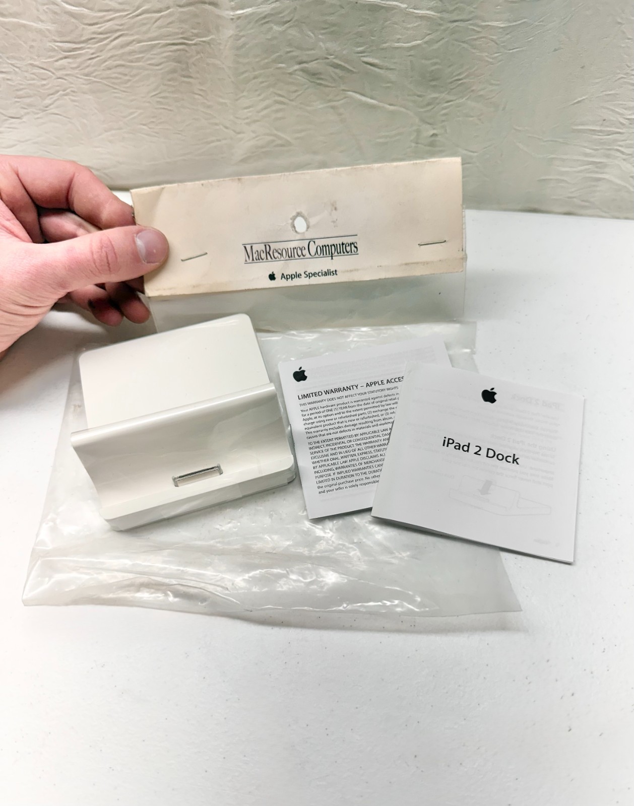 Genuine Apple iPad 2 & 3 Docking Station Stand Model A1381 MC940ZM/A Open Box