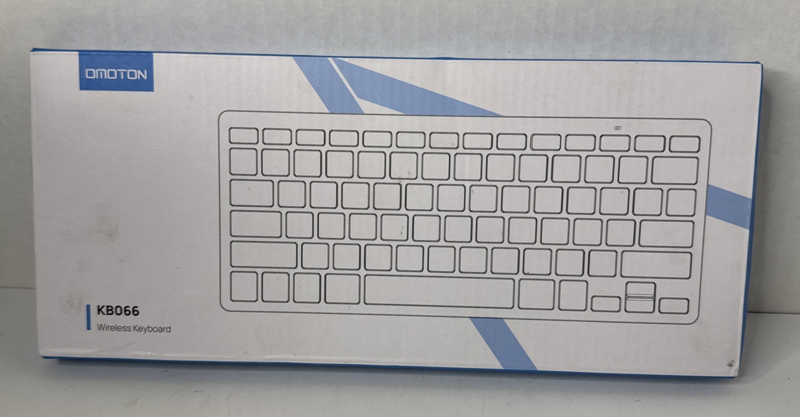 Omoton KB066 Black iOS Slim Bluetooth Wireless Keyboard New B4