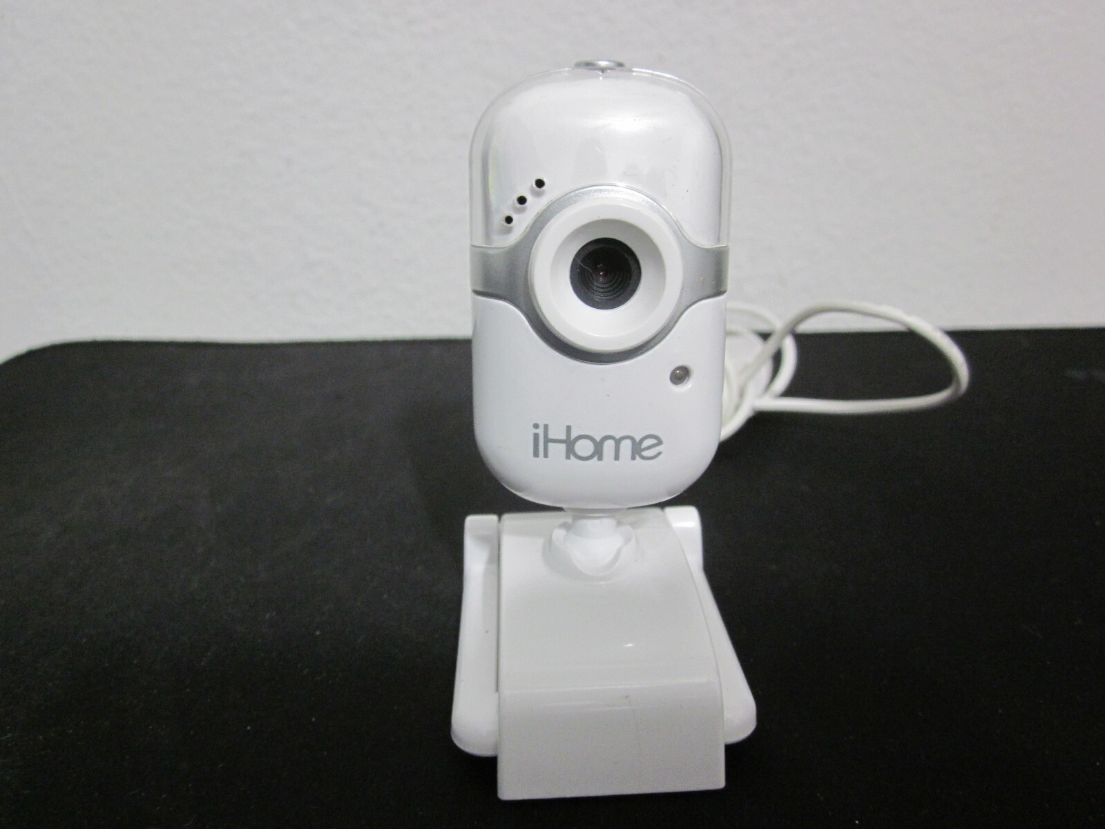 iHome Mylife Webcam 1.3 Megapixel Susan G Comen for The Cure Edition
