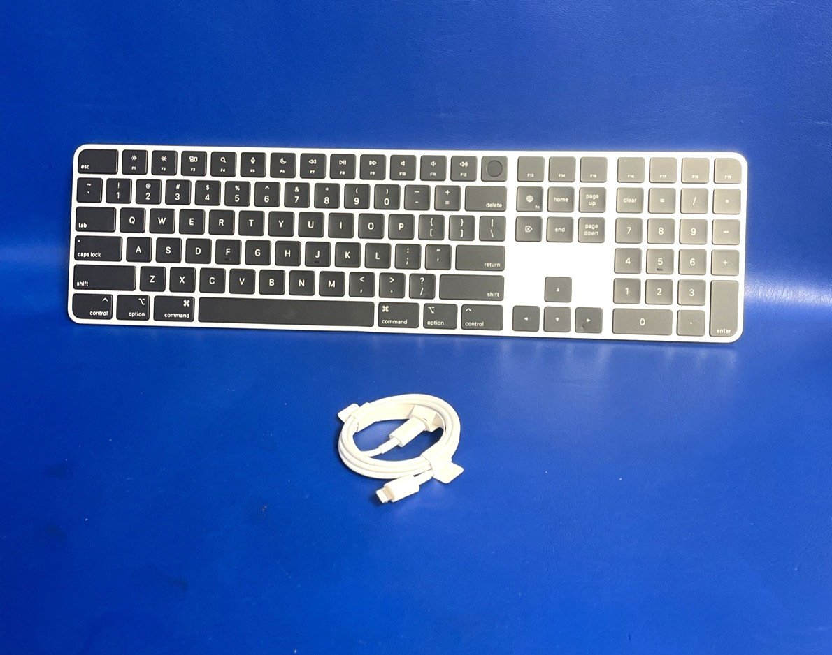 GENUINE Apple Wireless Magic Keyboard - A2520 -W CHARGING CABLE.