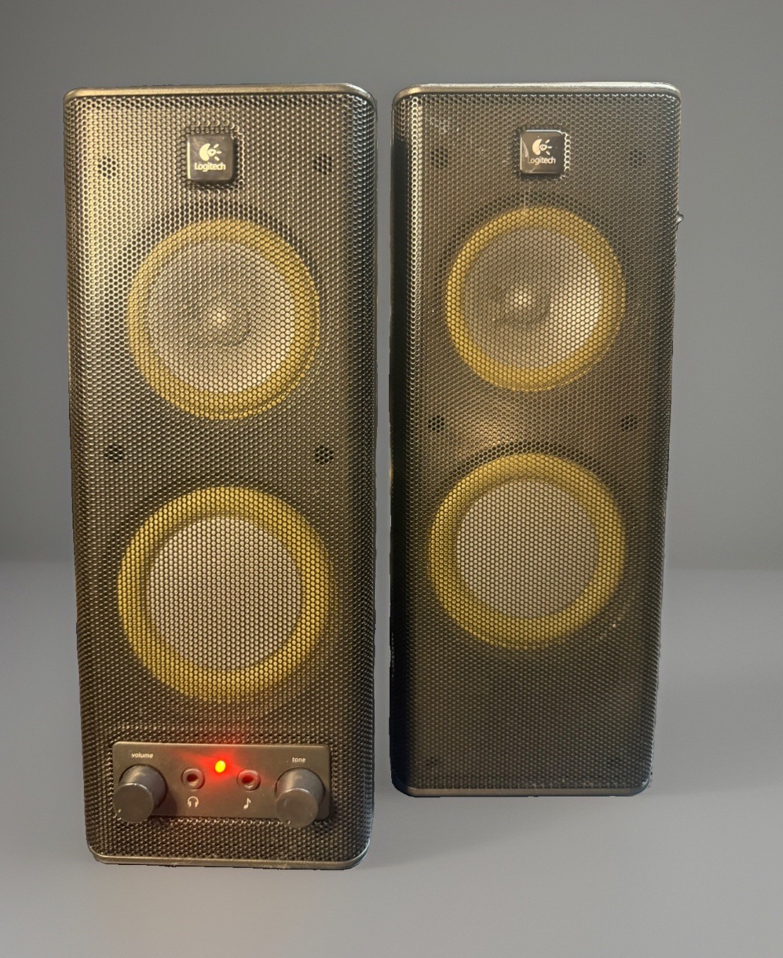 Logitech Powered Computer Multimedia Stereo Desktop Speakers S-0264A
