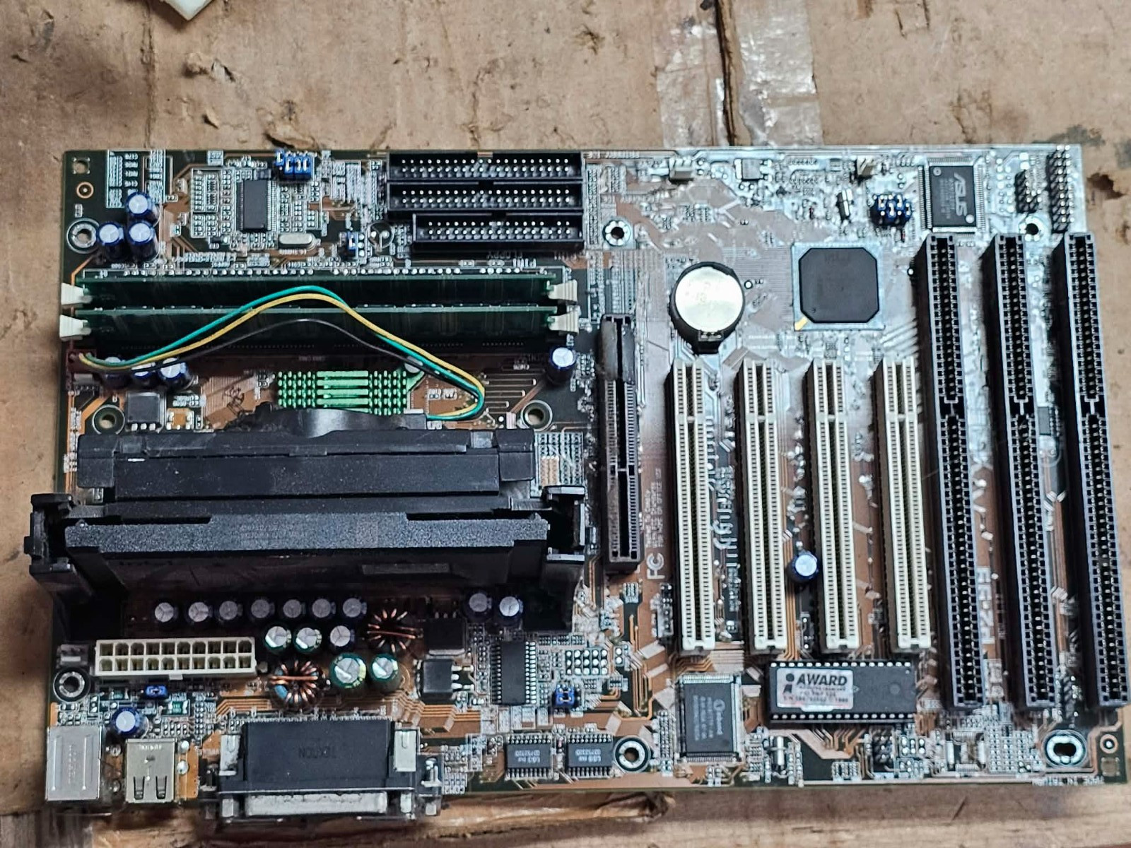 ASUS P2-99 Slot 1 Intel Motherboard Pentium III 450 MHz CPU and 256MB RAM Tested