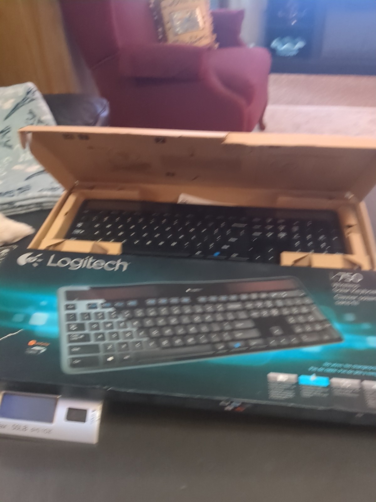 NEW Logitech K750 Solar Wireless Keyboard Black 920-002912
