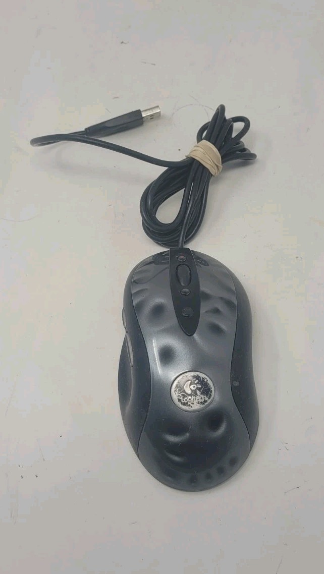 Logitech MX518 Legendary USB Wired Optical Gaming Mouse *Read
