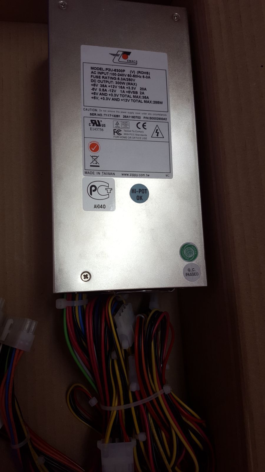 ZIPPY EMACS P2U-6300P(V) 300W 35A Hot-Swap / RPS 2U Power Supply