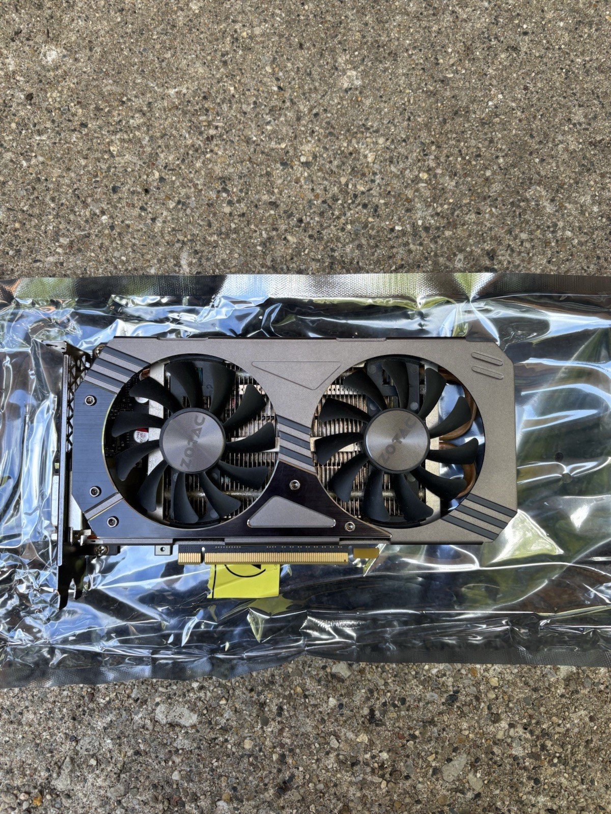 ZOTAC NVIDIA GeForce GTX 960 2GB GDDR5 Gaming Graphics Card Tested and Working