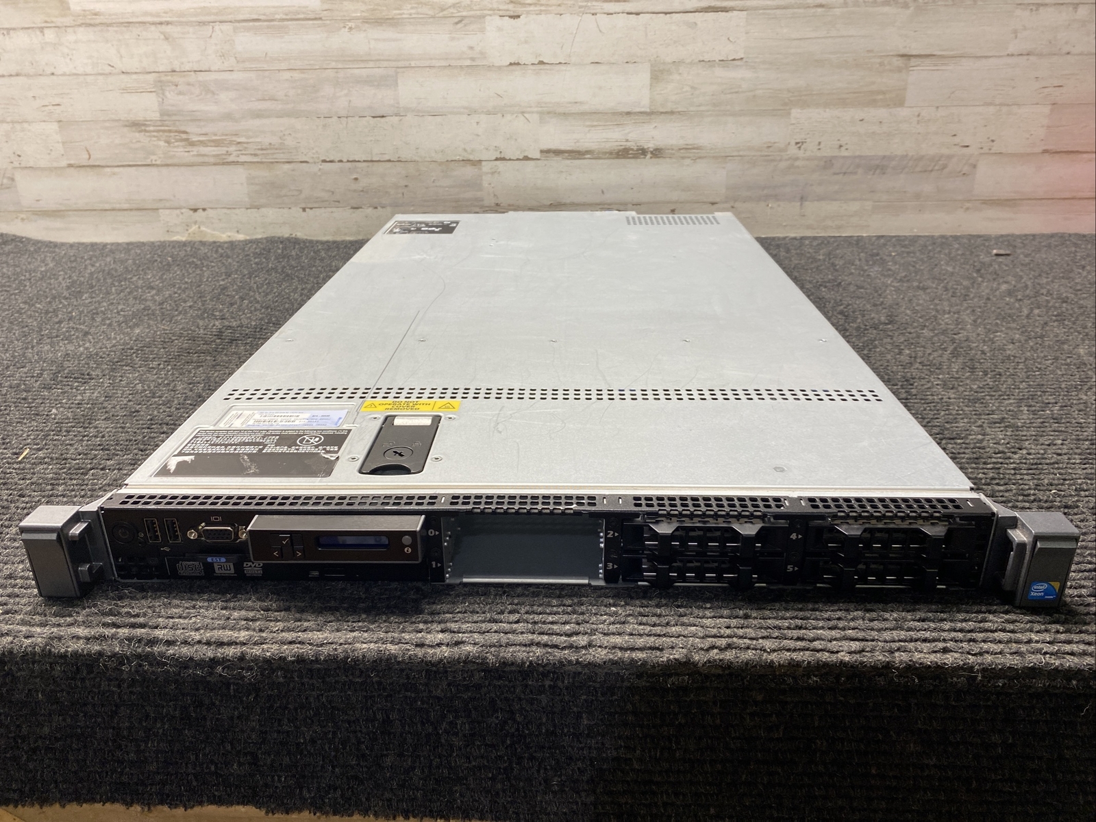 *FOR PARTS* Dell E01S PowerEdge Server, Intel Xeon