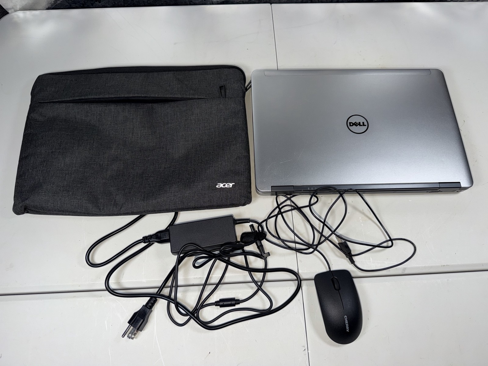 Dell Latitude E6540 15.6in Laptop Silver Windows 7 Core I5 500GB HDD WiFi