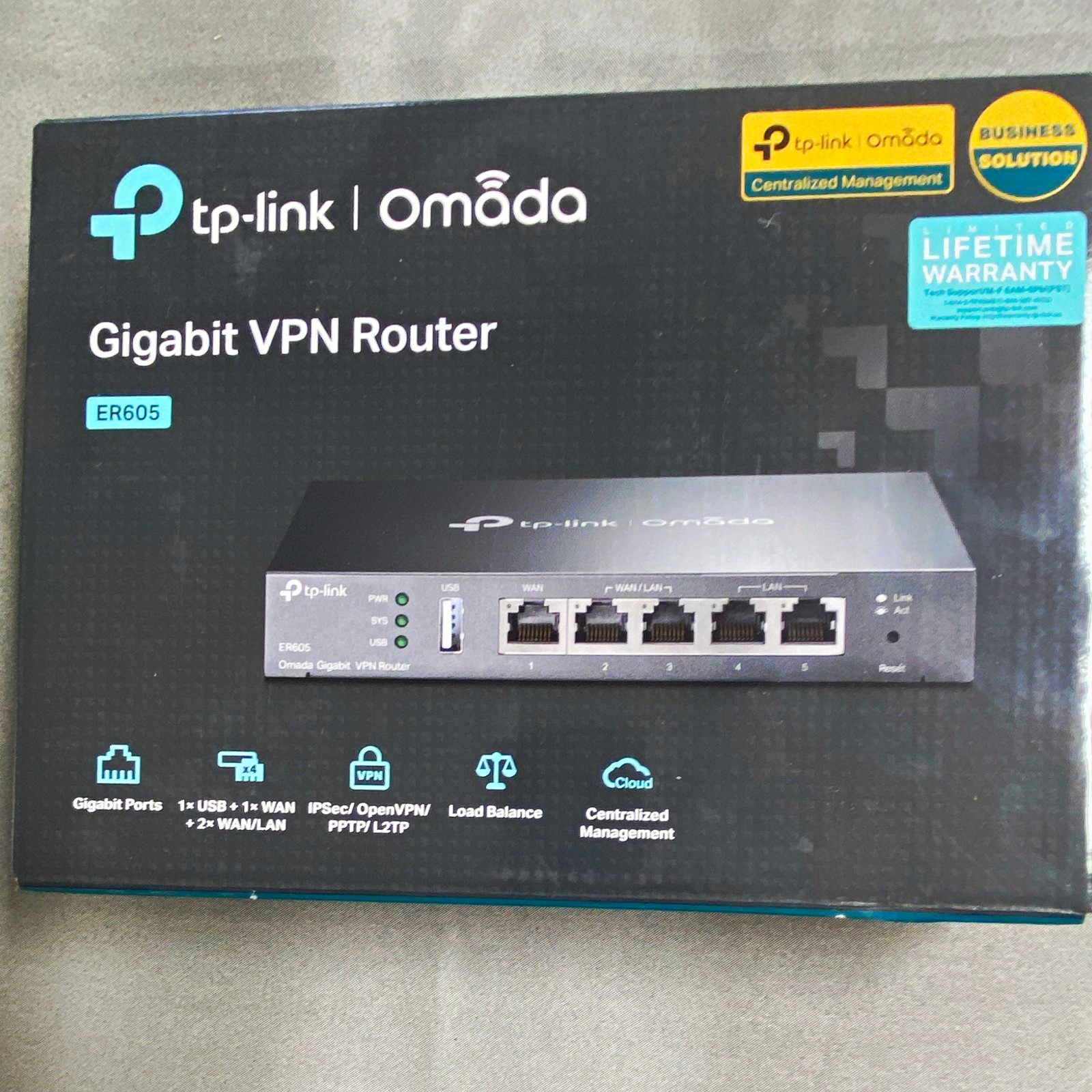 TP-LINK Omada ER605 Gigabit VPN Router, 4 LAN 1 WAN, RJ-45 Ethernet USB