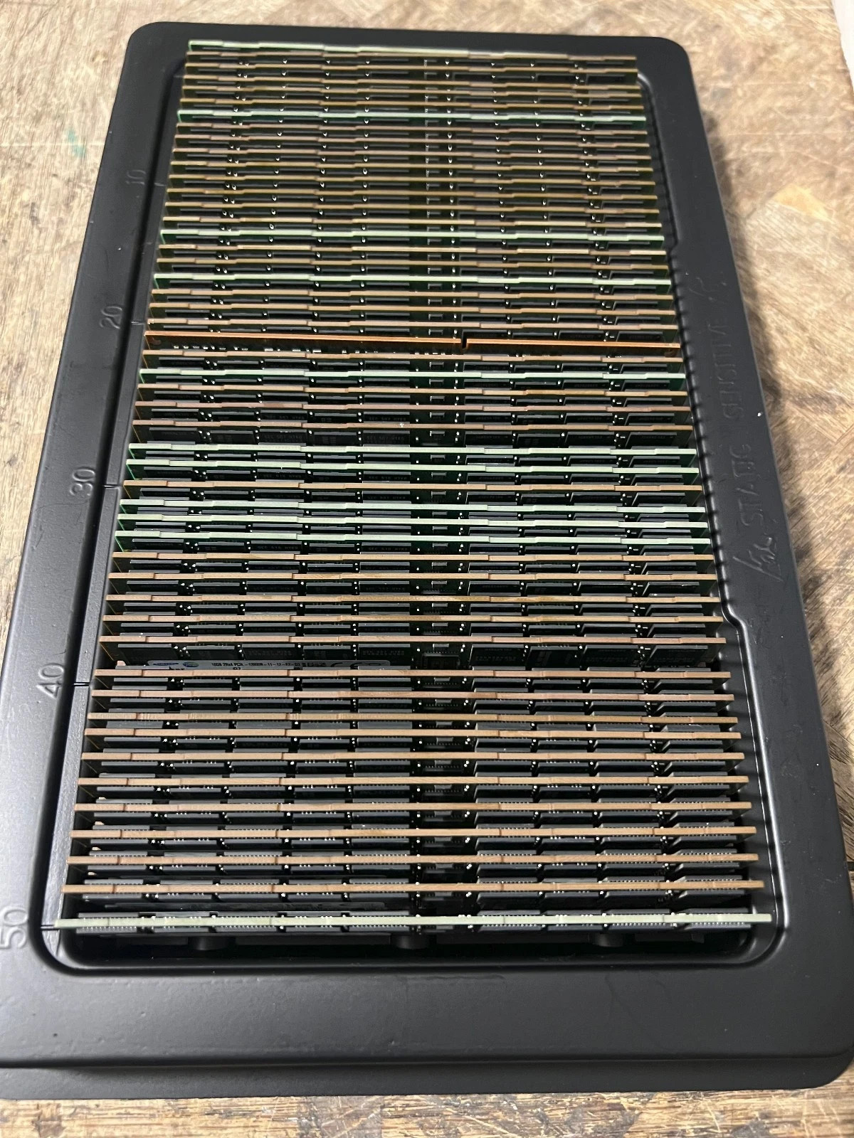 LOT Of 12 SAMSUNG 16GB 2Rx4 PC3L-12800R REG ECC SERVER MEMORY M393B2G70BH0