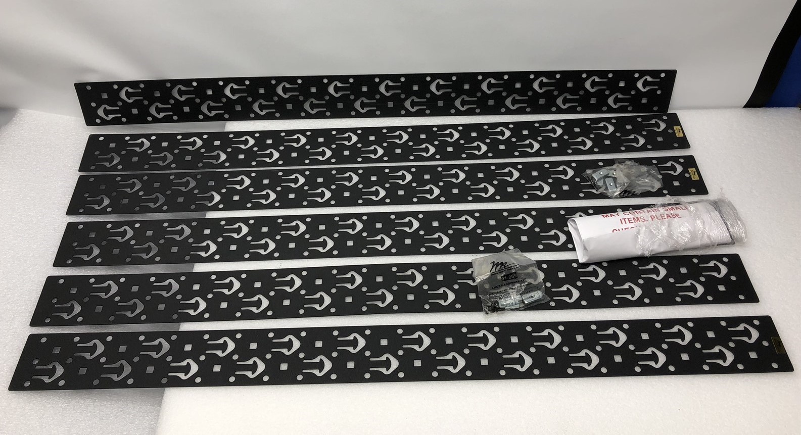 MIDDLE ATLANTIC PRODUCTS LACE-23-OP LACE STRIP, 23 RU, 3.25"W, W/TIE POSTS, 6 PC