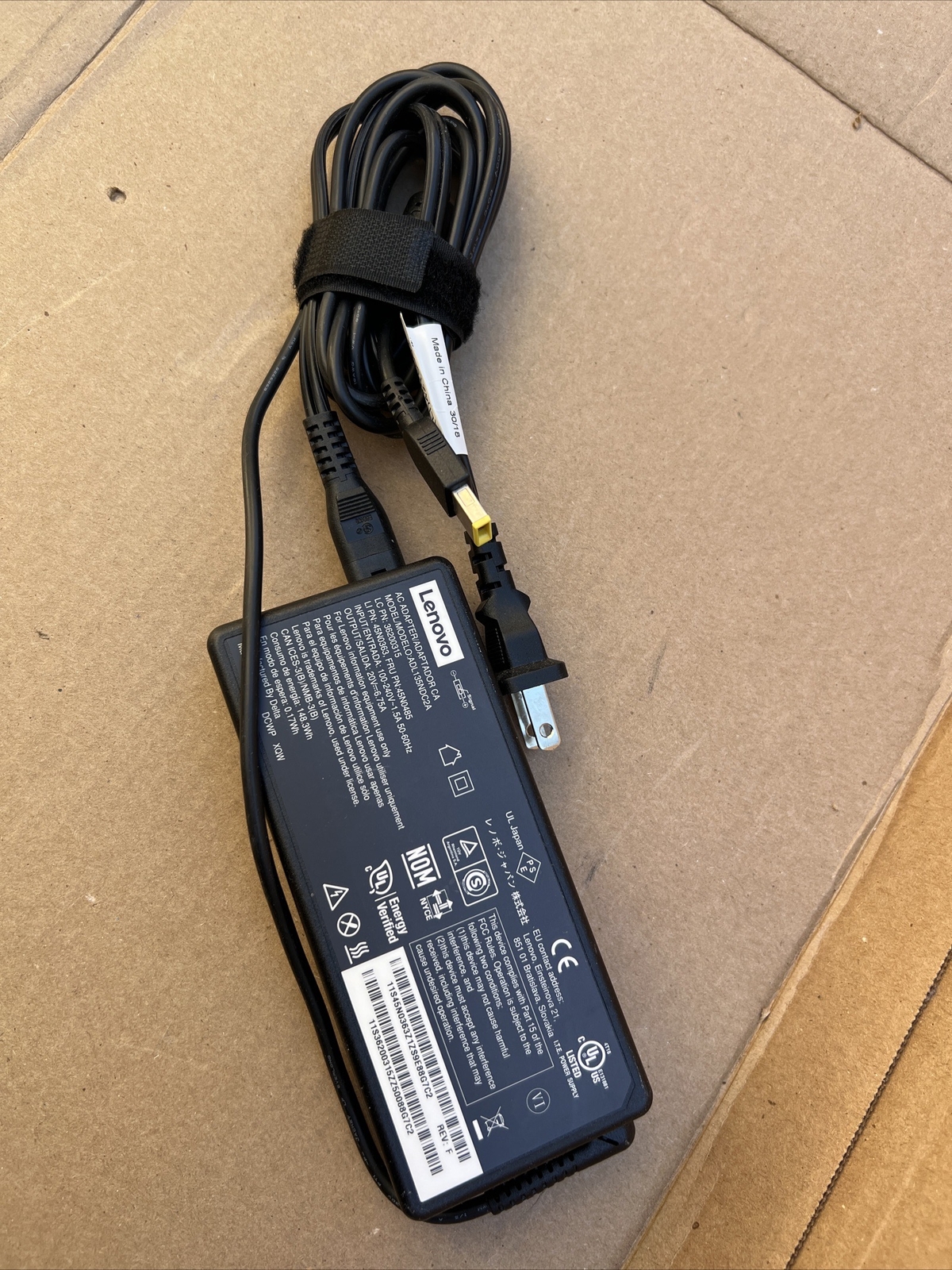 1 Genuine Lenovo AC Power Adapter 135W ADL135NDC2A 45N0485 45N0363 36200315 w/PC