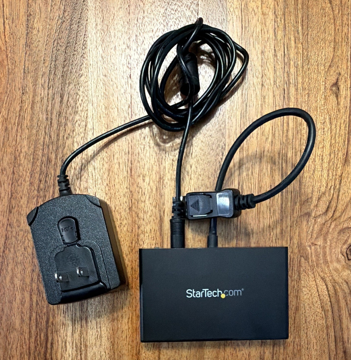 StarTech.com ST122HDMIMF 1:2 Powered DisplayPort to HDMI Splitter, Black
