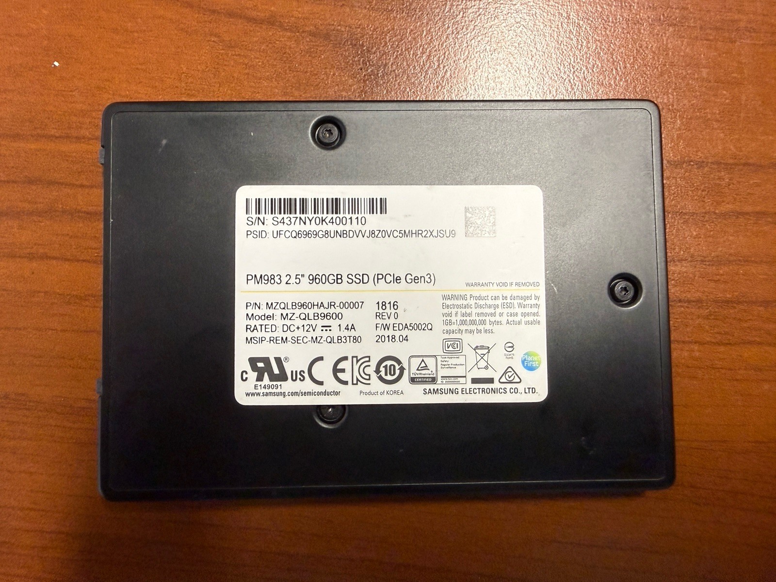 MZ-QLB9600  Samsung PM983 Series 960GB 2.5" PCIe Gen3 SSD MZQLB960HAJR