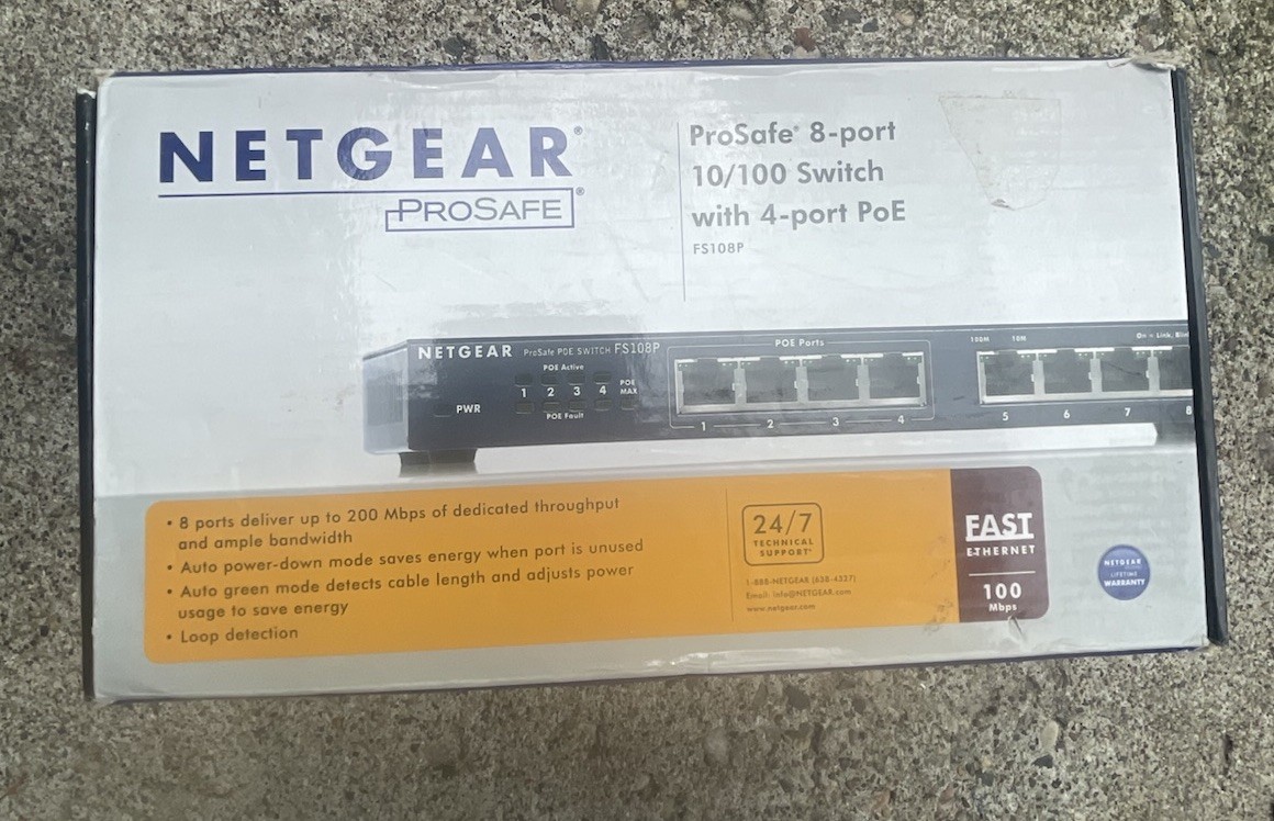 NetGear  ProSafe (FS108P) 8-Ports External Switch