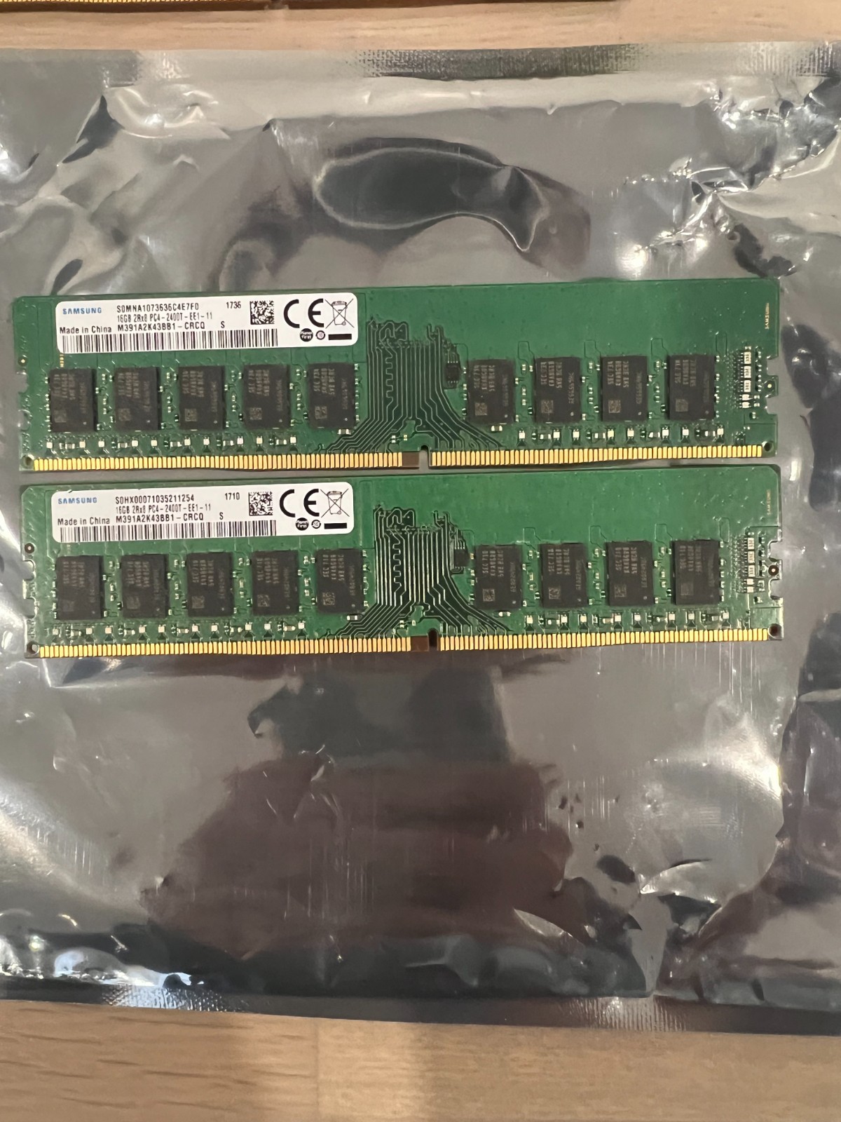 Samsung 32GB (2x16GB) DDR4-2400 RDIMM RAM (M393A2K40BB1-CRC) 2Rx8