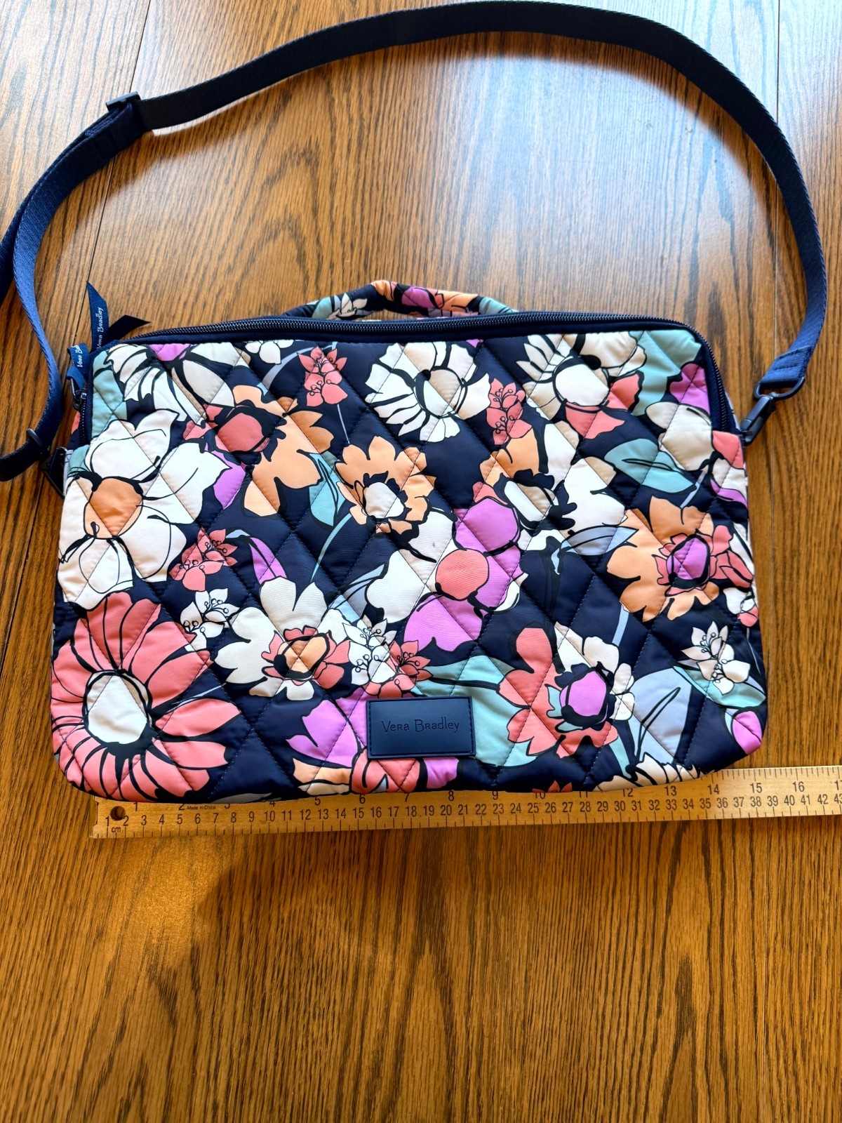 VERA BRADLEY Ultralight Laptop Workstation Crossbody Carrier Case Santa Fe Sun
