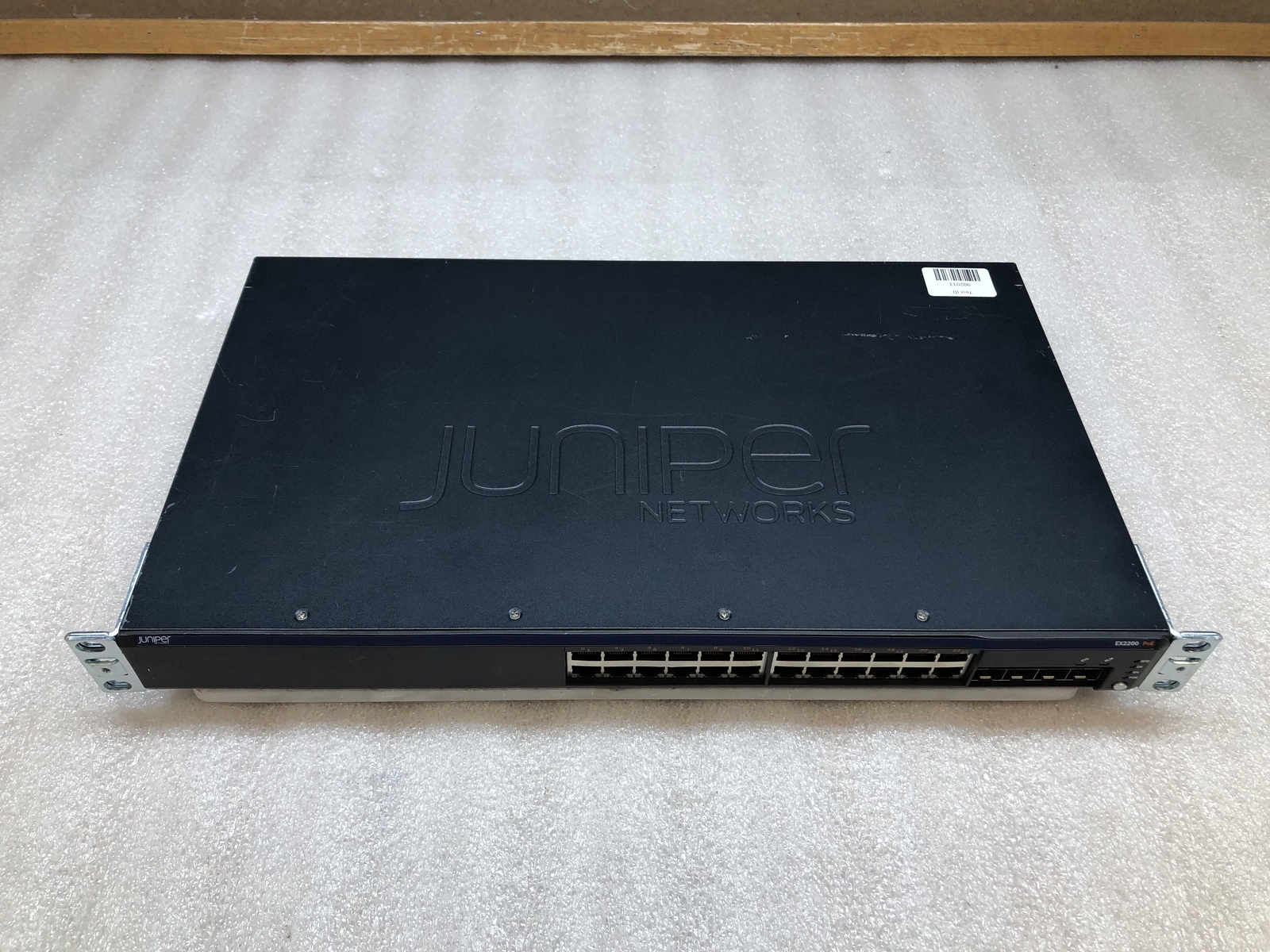 Juniper EX2200-PoE-24P-4G 24-Port Gigabit PoE+ Ethernet 4xSFP Network Switch