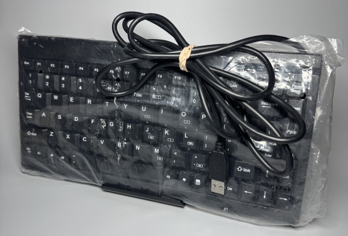 Adesso ACK-595UB Mini USB Keyboard with Embedded Numeric Keypad - Black