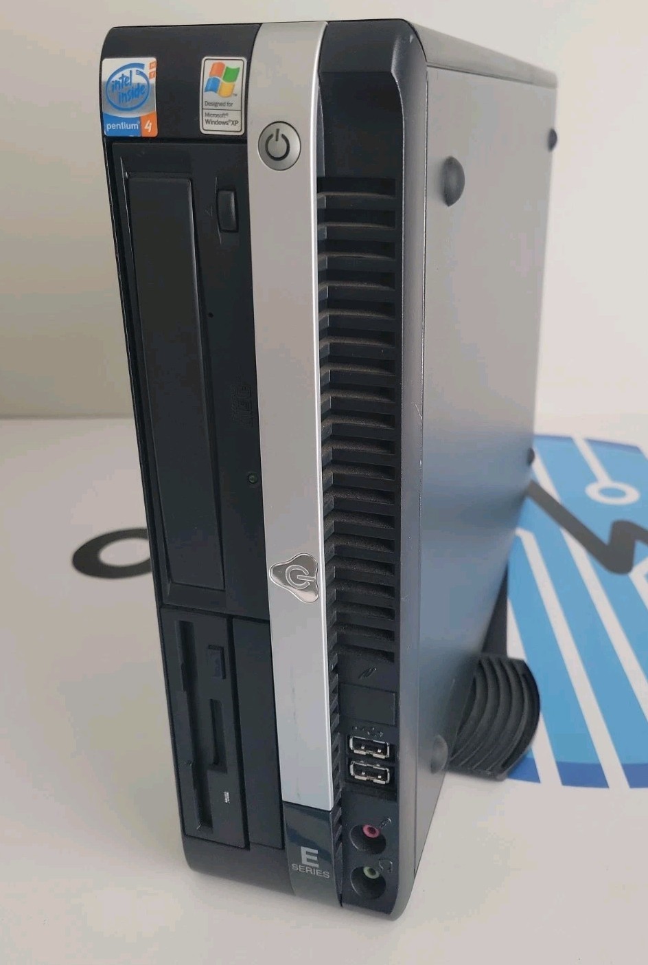 Vintage Retro Gateway MFATXHRN MDP E4100 Intel Pentium 4 3.0GHz 1GB RAM **NO HDD