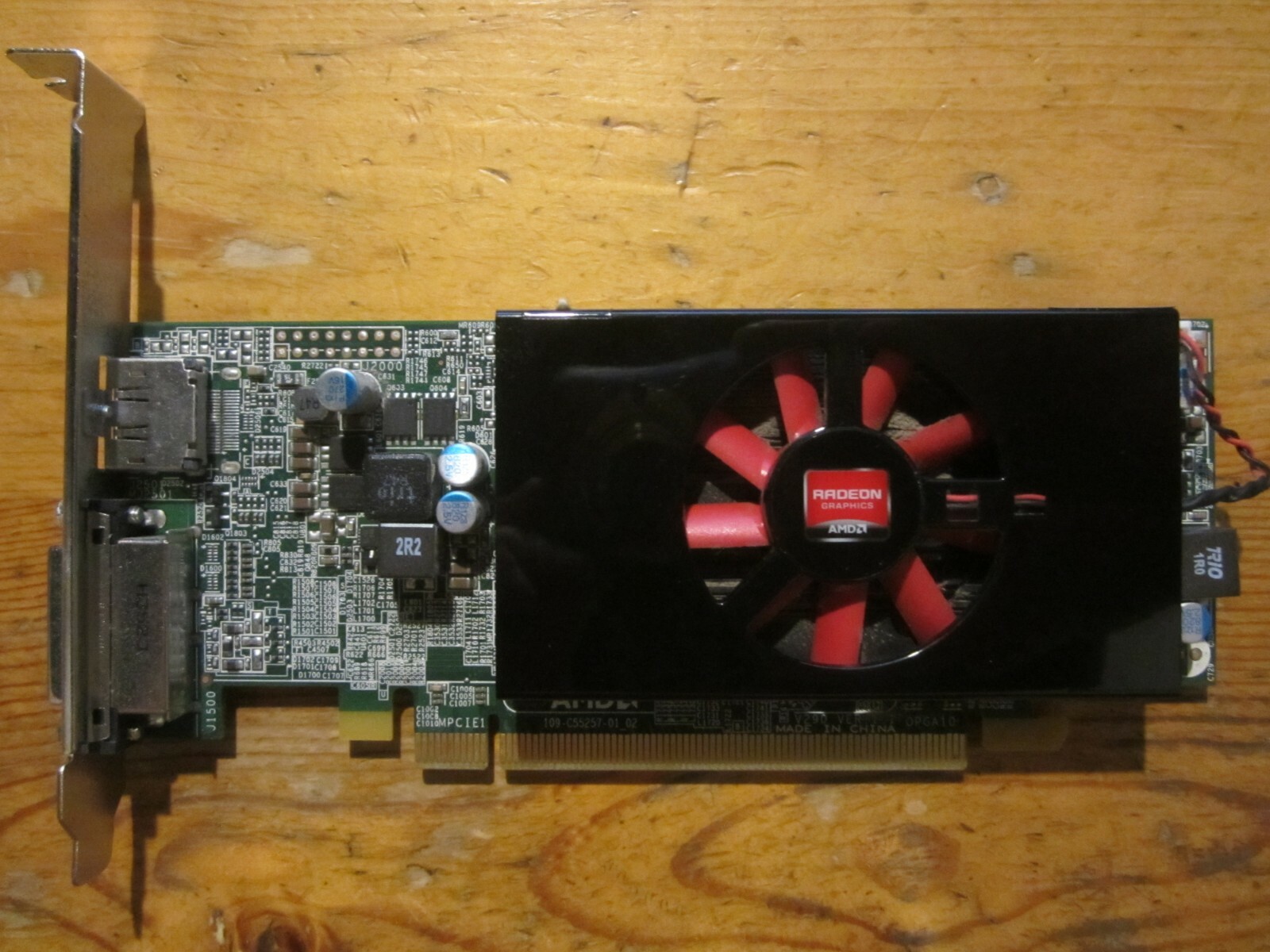 AMD Radeon HD 8570 1GB DDR3 8HW0R 08HW0R Full Height/size DP & DVI Video Card 