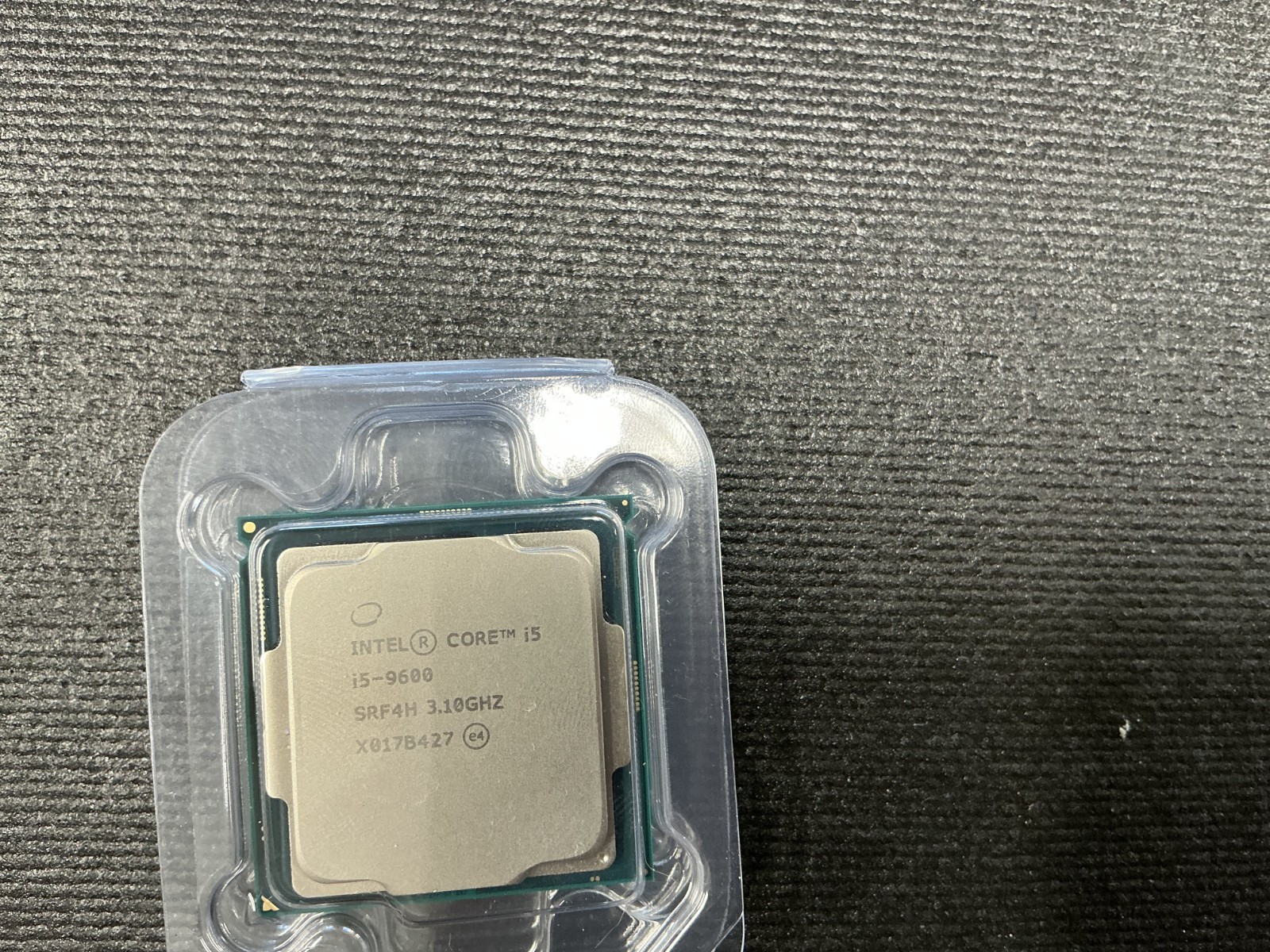 Intel Core i5-9600 CPU (LGA1151)