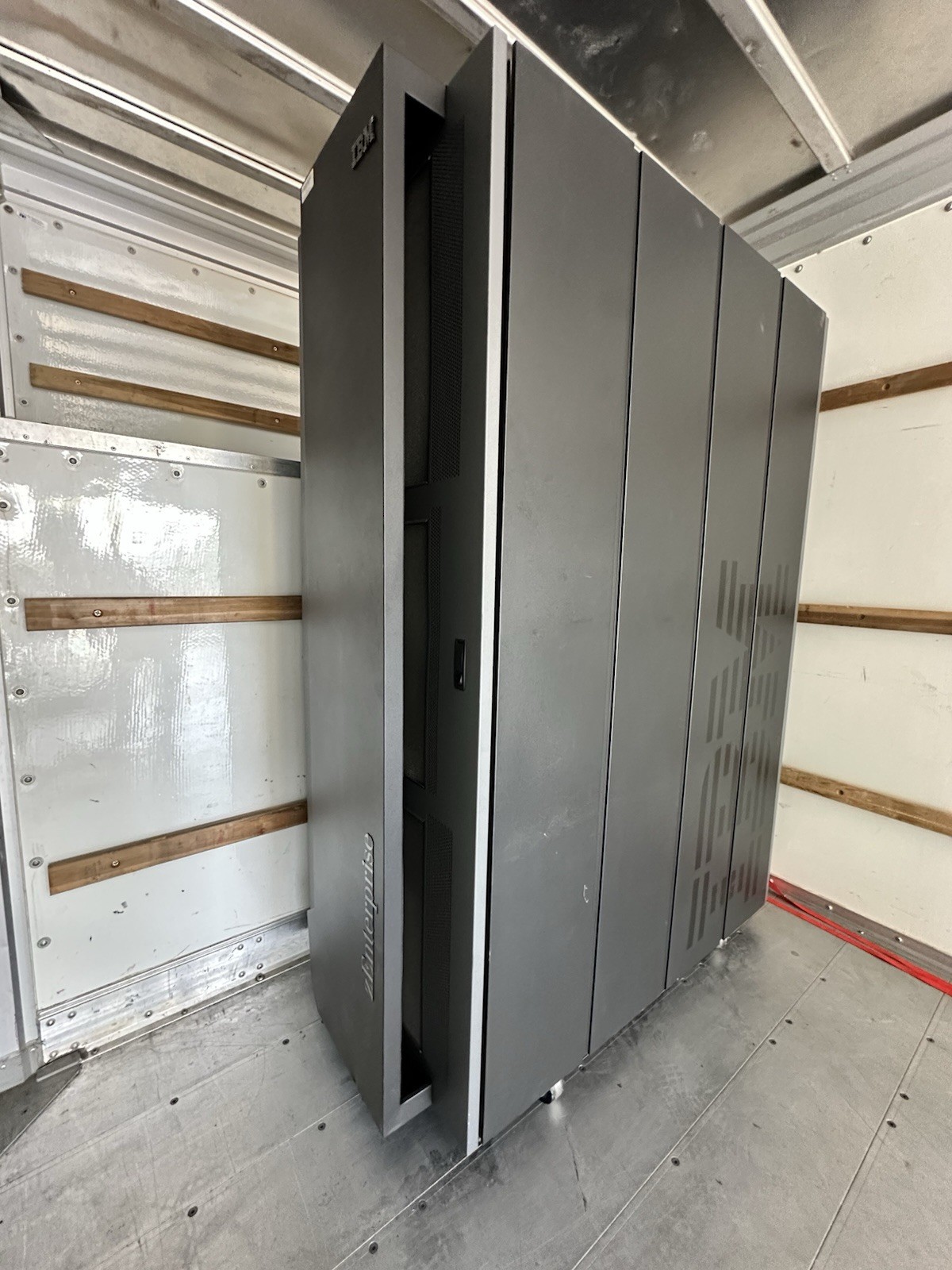 IBM 2818 zEnterprise 114