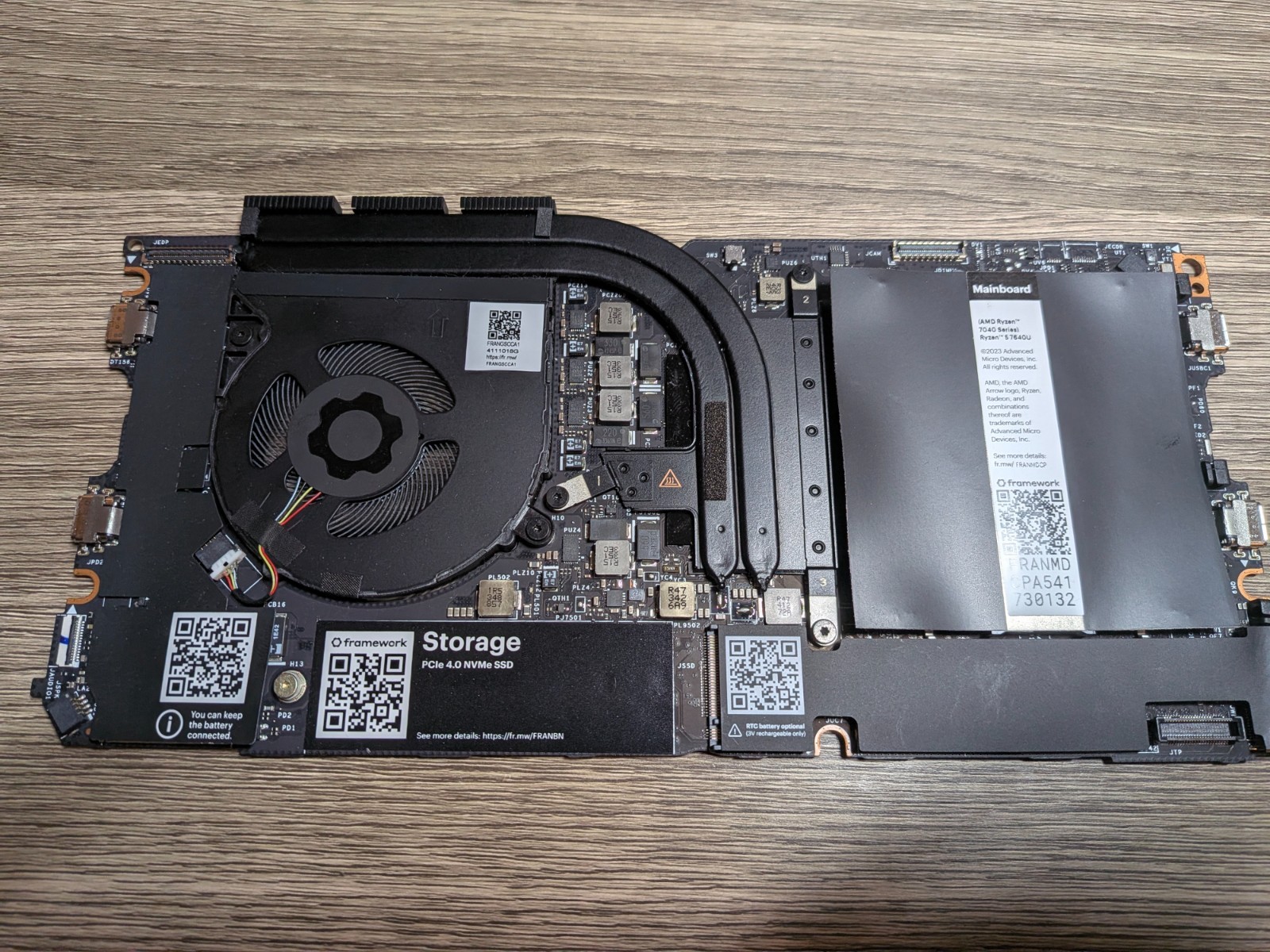 Framework 13 Laptop AMD Ryzen 5 7640U Mainboard, broken, parts or repair