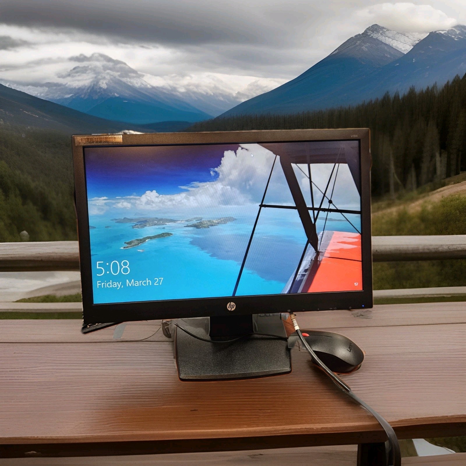 LENOVO S510 i5 Complete Desktop With Mini Tower, Monitor, Keyboard And Mouse.