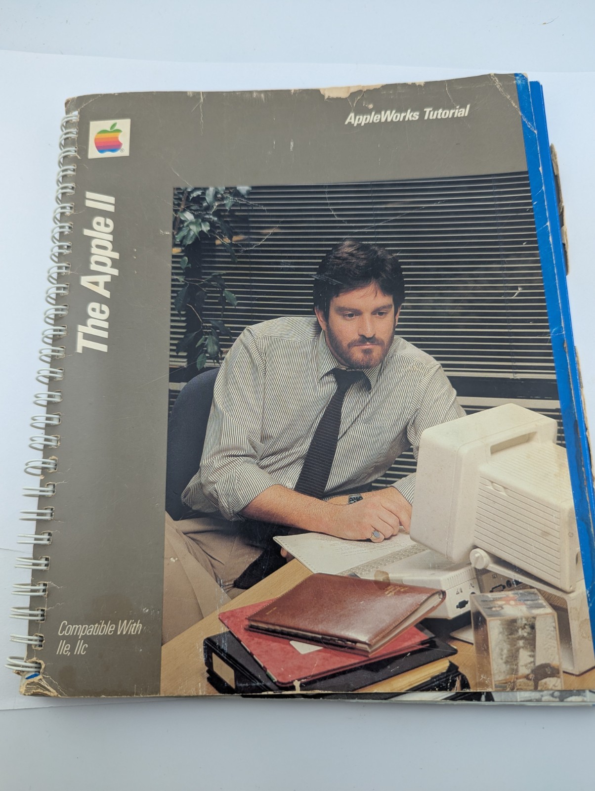 Apple II AppleWorks Tutorial Manual Book 030-0842-A with quick reference card